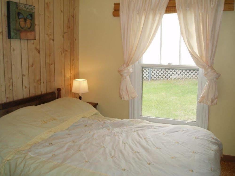 Bubbling Brook Cottages Cavendish Exterior photo
